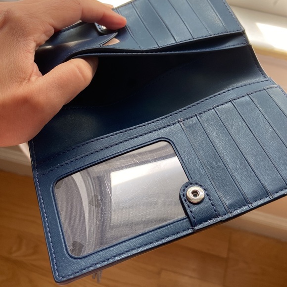 Kate Spade Bifold Wallet - Picture 4 of 5